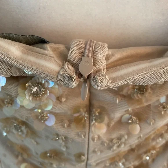 Adrianna Papell NWT off shoulder size 14 gown - Picture 10 of 16